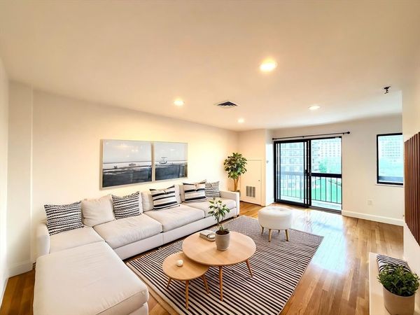 90 Quincy Shore Dr, Unit 302, Quincy, MA 02171