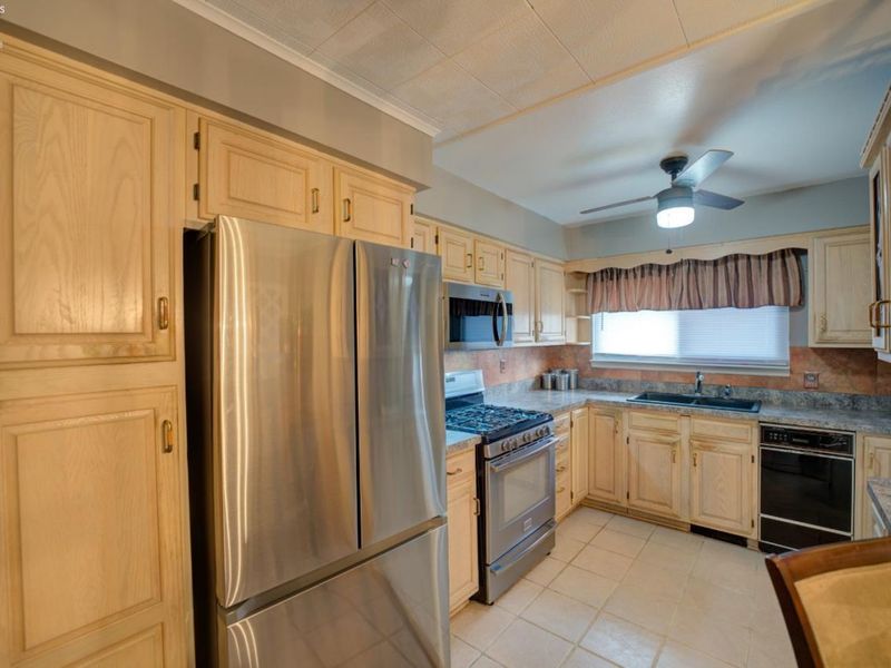 4700 Willow Avenue, Lorain, OH 44055 Photo 10