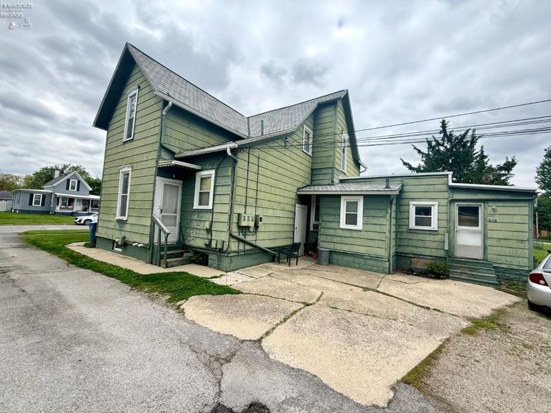 535 S Wood Street, Fremont, OH 43420 Photo 3