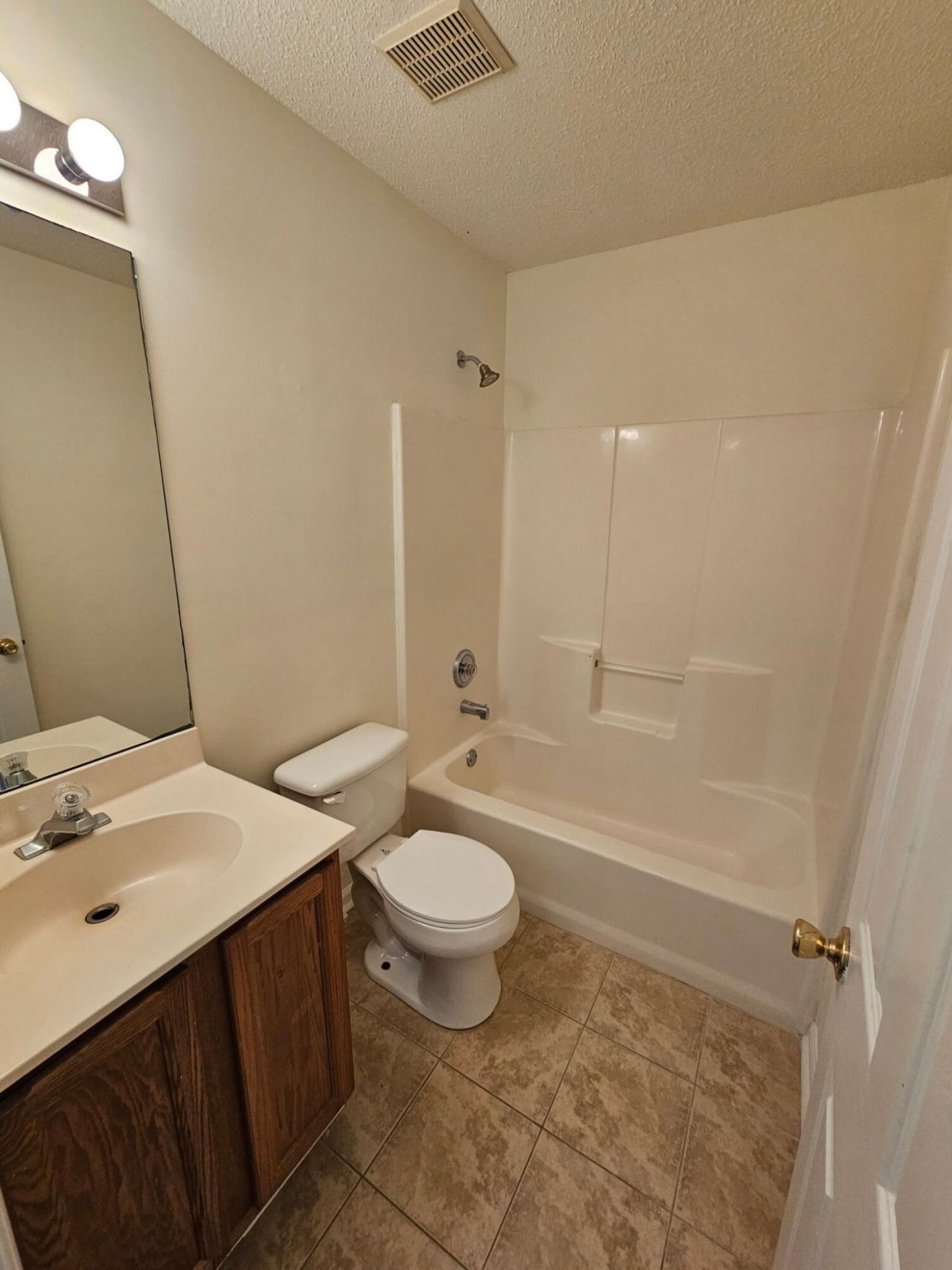 384 Gardners Circle Photo 10
