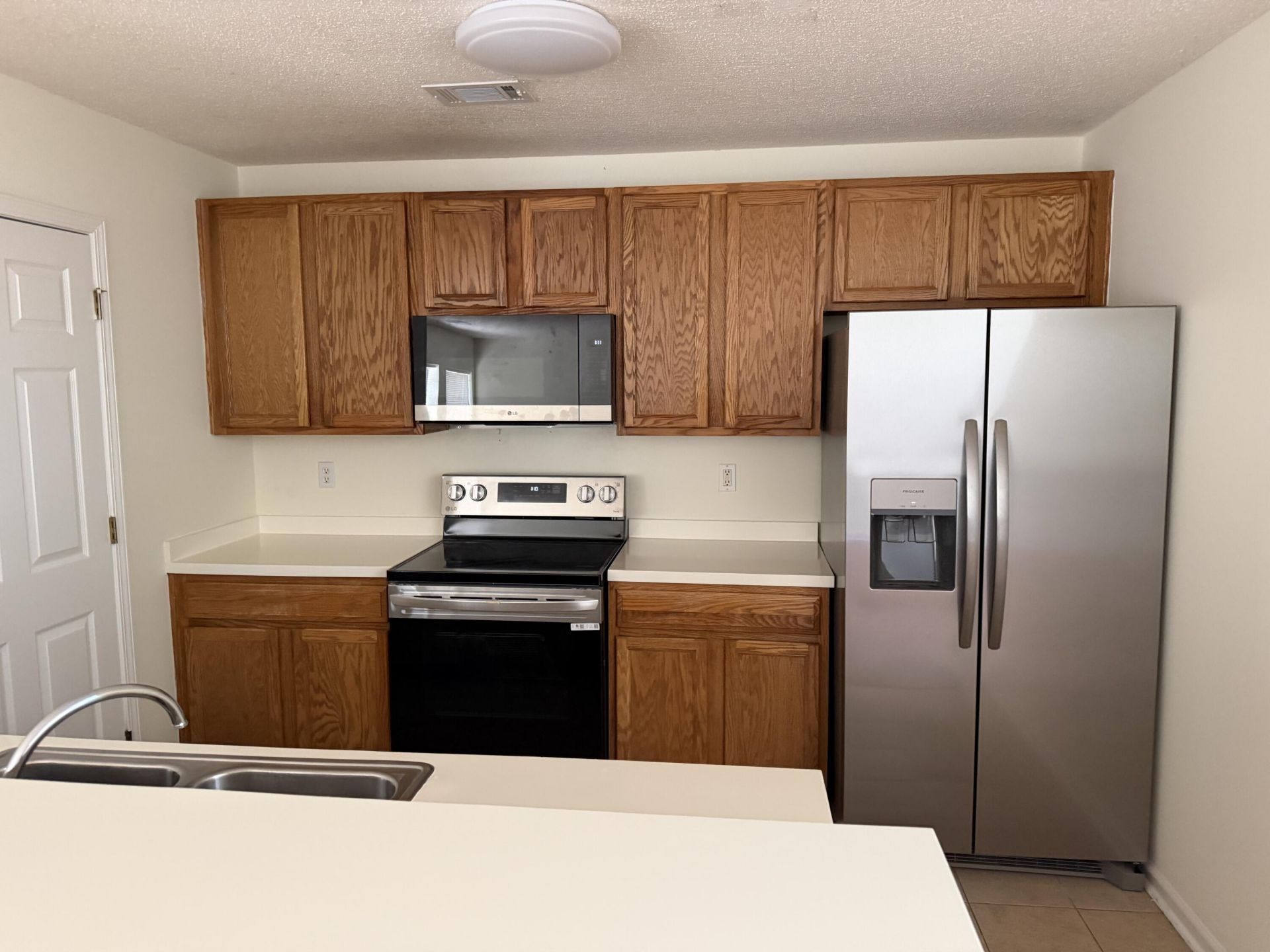 384 Gardners Circle Photo 6