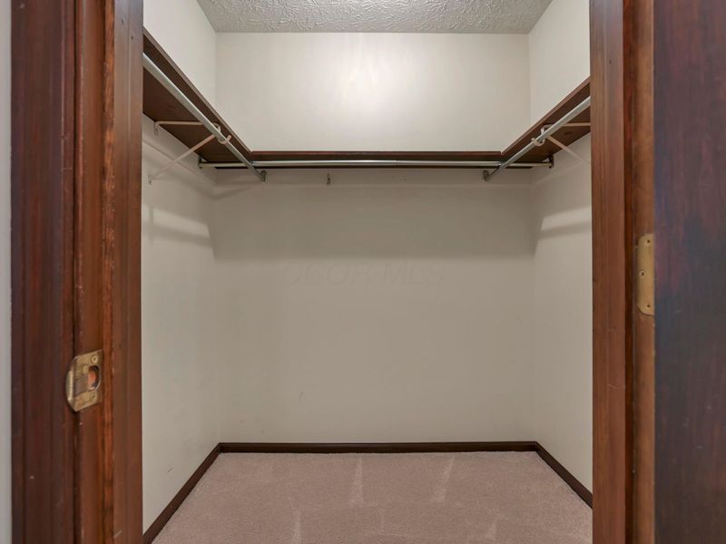1727 Arlingate Drive N, Columbus, OH 43220 Photo 24