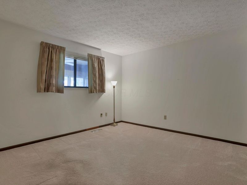 1727 Arlingate Drive N, Columbus, OH 43220 Photo 28