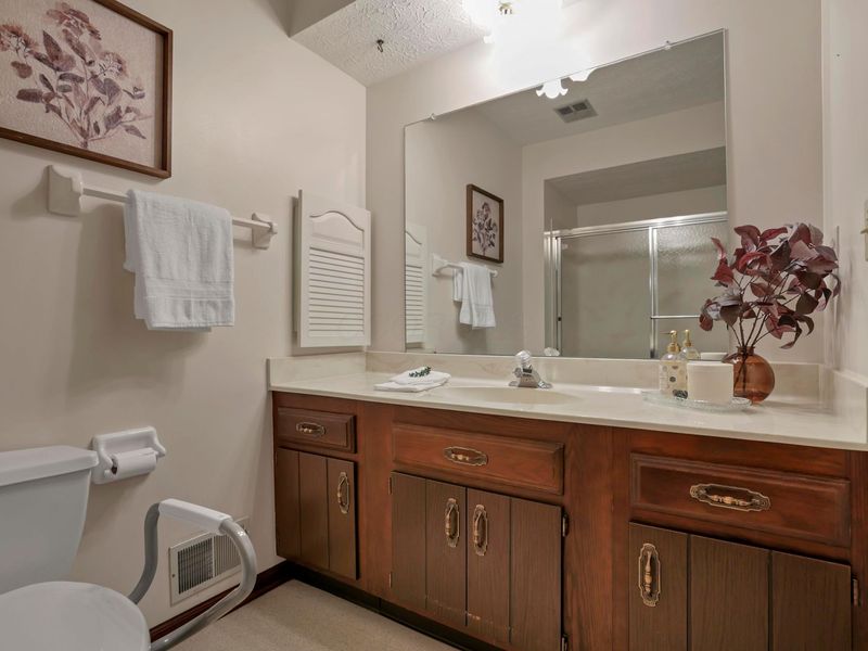 1727 Arlingate Drive N, Columbus, OH 43220 Photo 30
