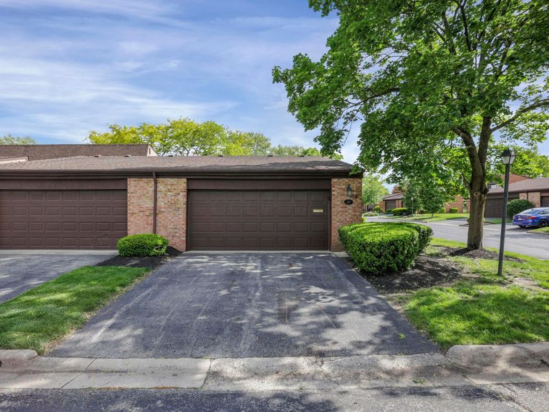 1727 Arlingate Drive N, Columbus, OH 43220 Photo 4
