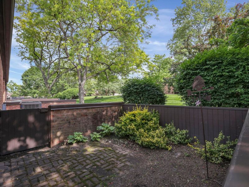 1727 Arlingate Drive N, Columbus, OH 43220 Photo 48