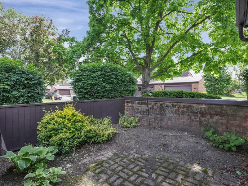 1727 Arlingate Drive N, Columbus, OH 43220 Photo 49