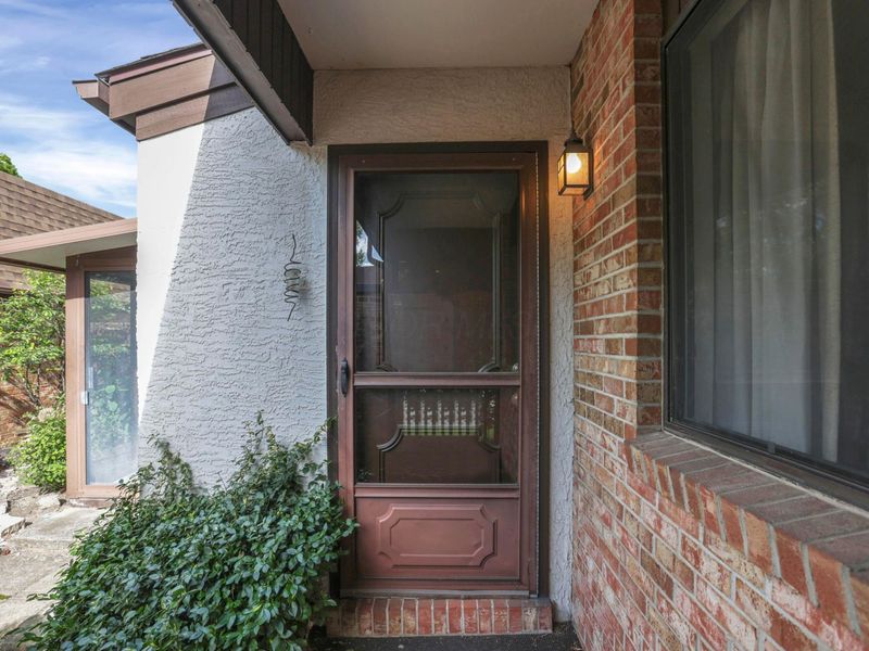 1727 Arlingate Drive N, Columbus, OH 43220 Photo 8