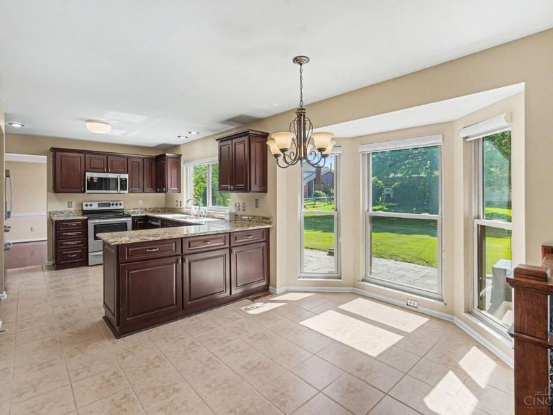 611 Shadowlawn Lane, Miami Twp, OH 45140 Photo 10