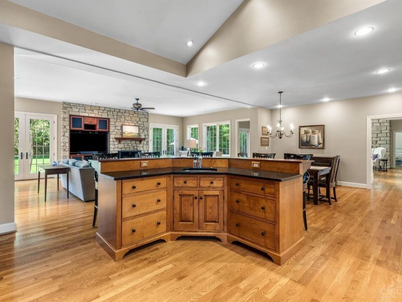 6155 Hunters Trail, Indian Hill, OH 45243 Photo 32