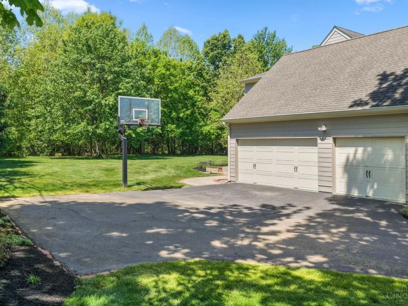 6155 Hunters Trail, Indian Hill, OH 45243 Photo 86
