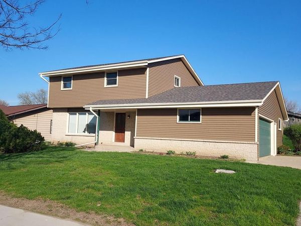 8030 Waring DRIVE, Oak Creek, WI 53154