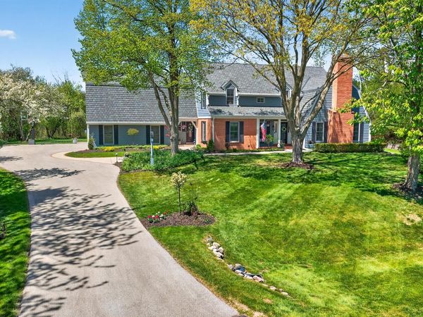 10235 Range Line COURT, Mequon, WI 53092