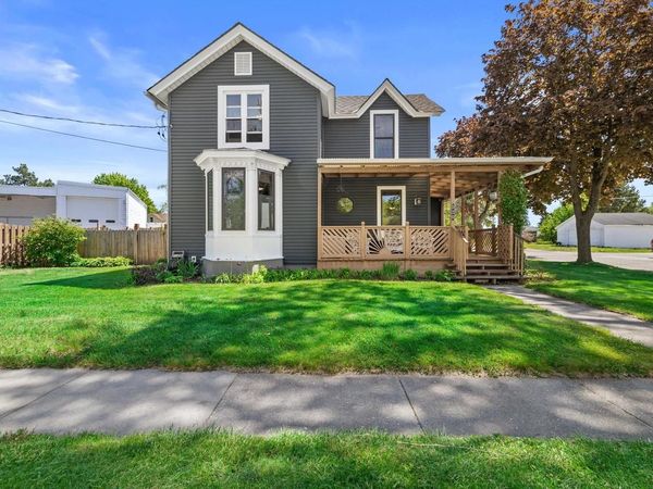 520 Freeman STREET, Genoa City, WI 53128
