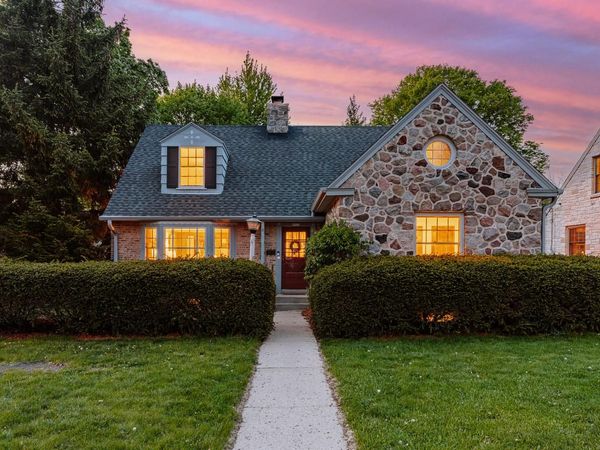8022 Jackson Park BOULEVARD, Wauwatosa, WI 53213