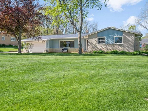 16500 Willow Ridge LANE, Brookfield, WI 53005