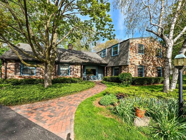 805 Lone Tree ROAD, Elm Grove, WI 53122