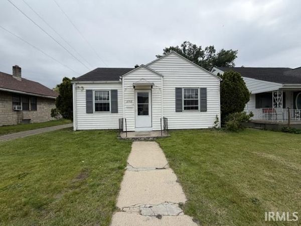 2702 Prast Boulevard, South Bend, IN 46628