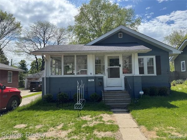 701 Saint Clair Avenue, Flint, MI 48504