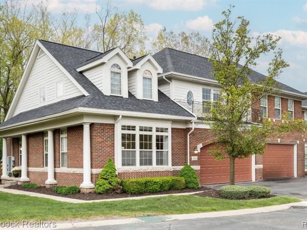 4344 Gateway Circle, West Bloomfield Twp, MI 48322