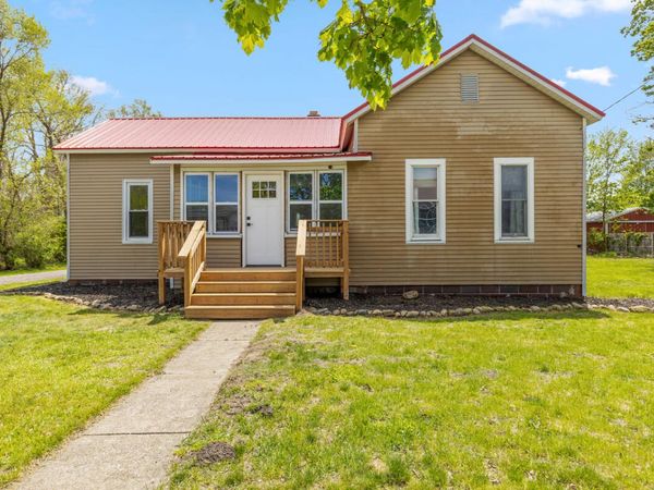 156 W Beech Street NE, Cedar Springs, MI 49319