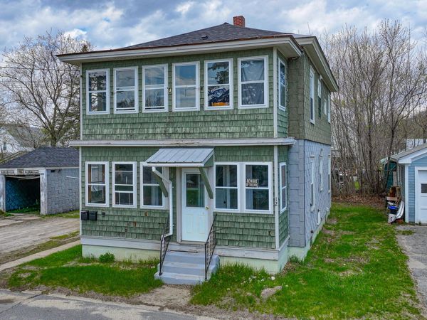 12 Brown Street , Mexico, ME 04257