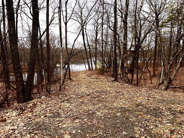 8 Easy Street , Lincoln, ME 04457