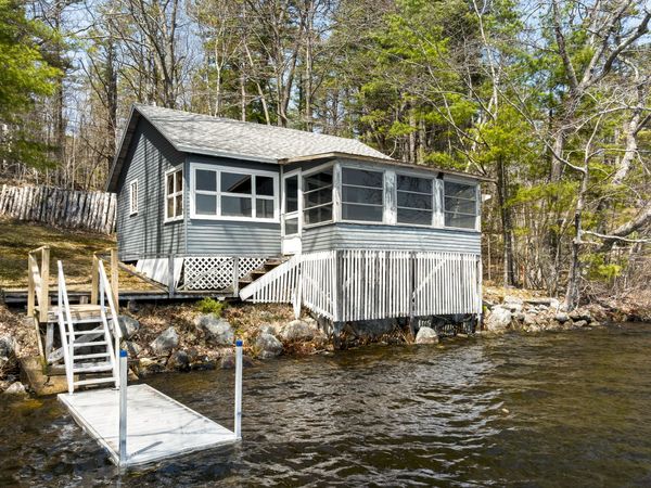 38 Beach Lane , Damariscotta, ME 04543