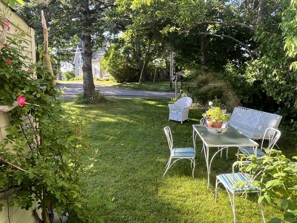 7 Mountain Street , Vinalhaven, ME 04863