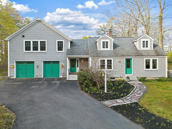 183 Mountain Road , Falmouth, ME 04105