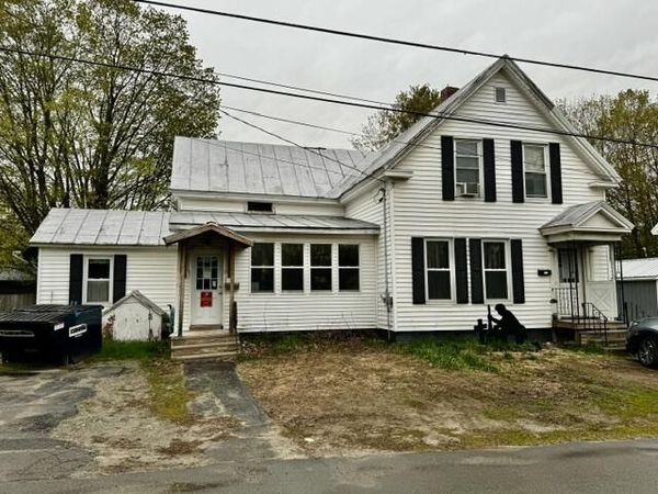 21 South Street , Skowhegan, ME 04976