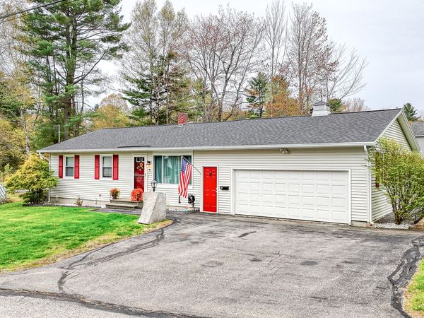 18 Burke Street , Farmingdale, ME 04344