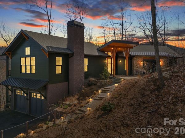 159 Settings Boulevard , Black Mountain, NC 28711