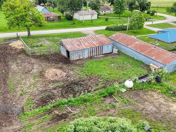 1679 SW 800 Road, Holden, MO 64040