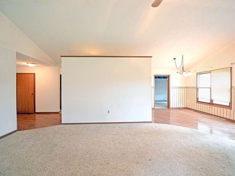 425 Richard , Tipp City, OH 45371 Photo 18