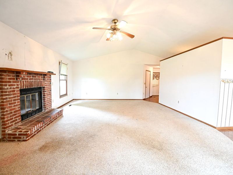 425 Richard , Tipp City, OH 45371 Photo 19