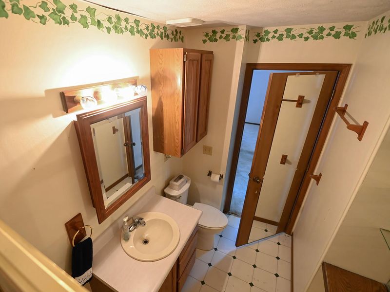 425 Richard , Tipp City, OH 45371 Photo 33