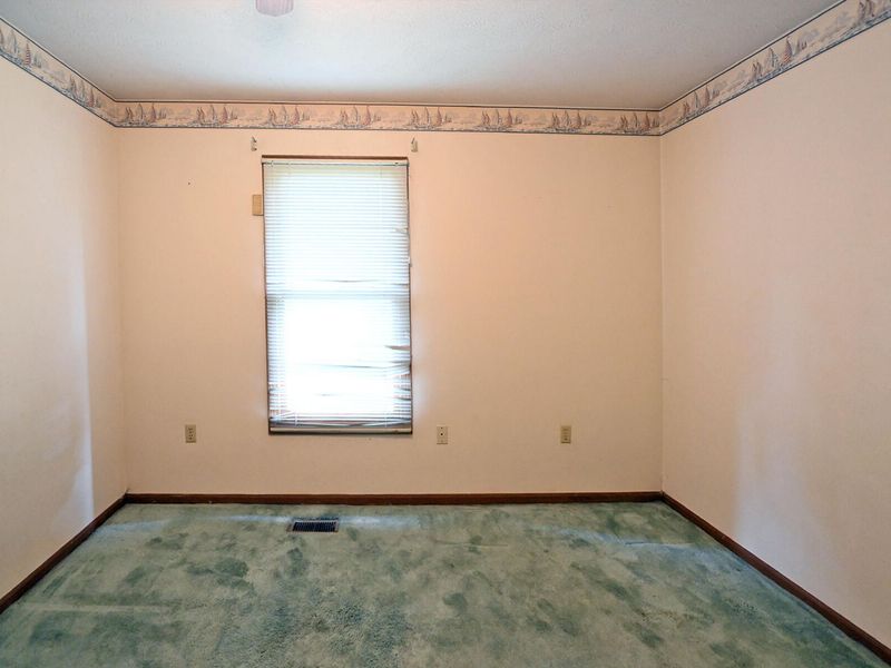 425 Richard , Tipp City, OH 45371 Photo 37