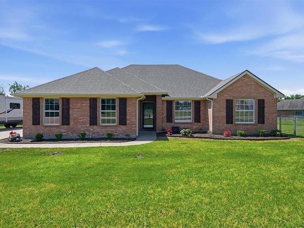 102 Brittany Drive, Fate, TX 75189
