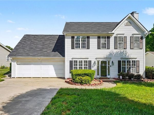 3820 Hunt Chase Drive , Greensboro, NC 27407
