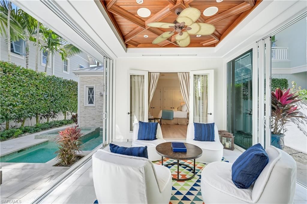 42 6th St S, Naples, FL 34102 Photo