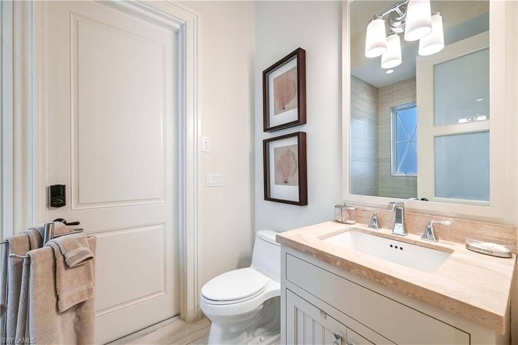 42 6th St S, Naples, FL 34102 Photo