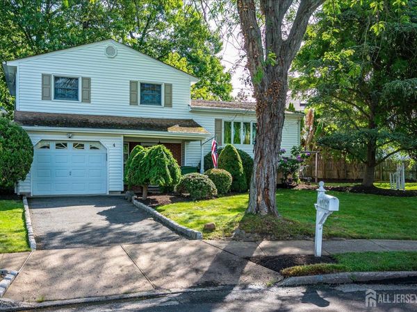 4 Augusta Court, Edison, NJ 08820