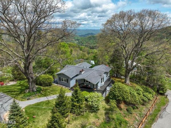 190 Roanwood Road, Roan Mountain, TN 37687