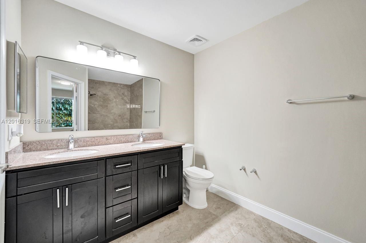 43 Simonton Cir , Weston, FL 33326 Photo
