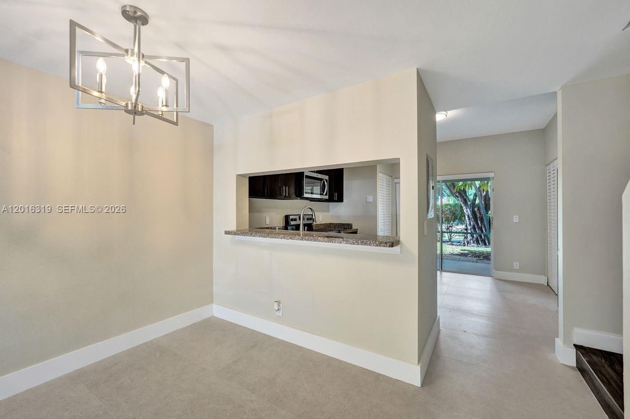 43 Simonton Cir , Weston, FL 33326 Photo