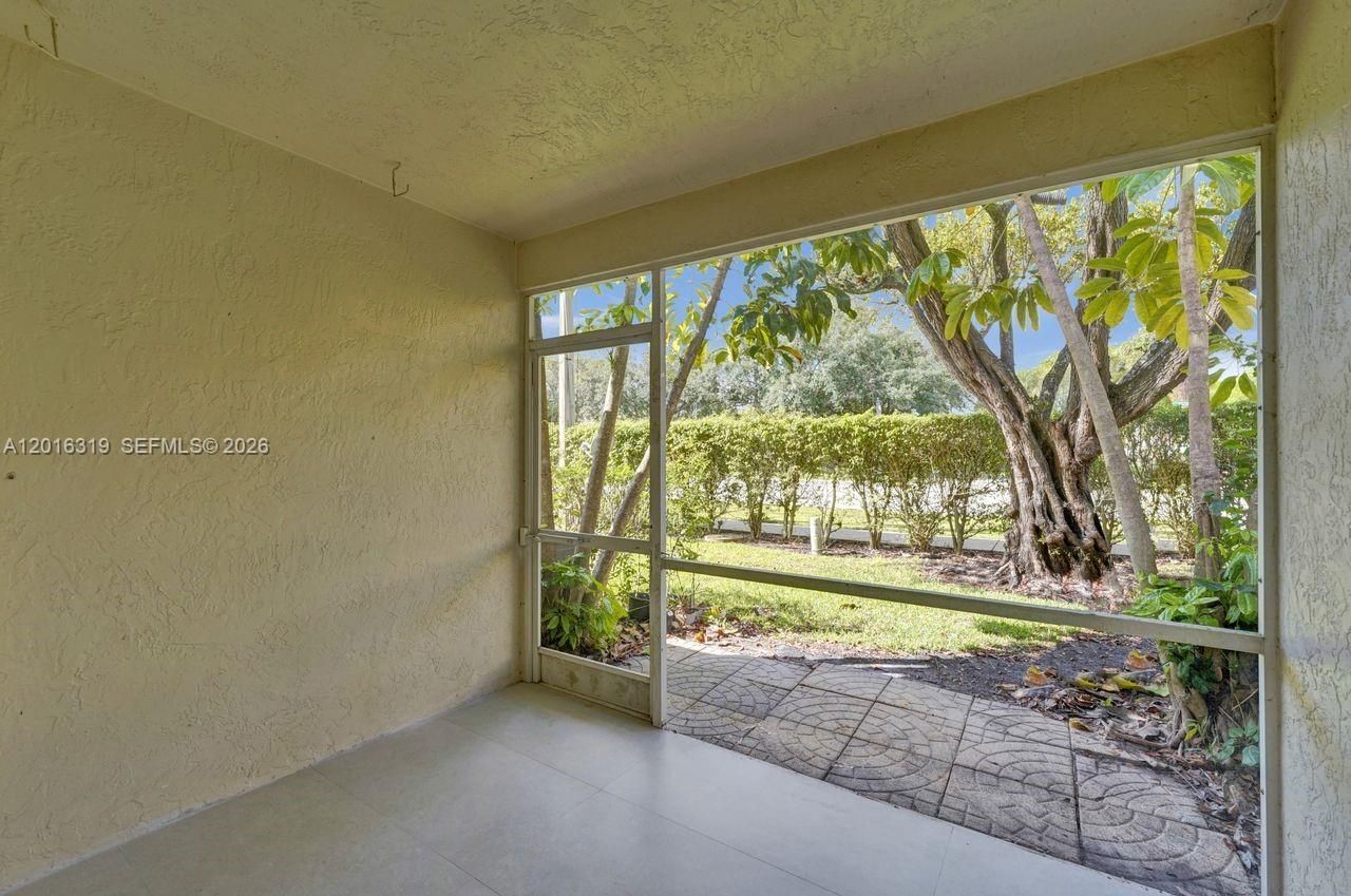 43 Simonton Cir , Weston, FL 33326 Photo