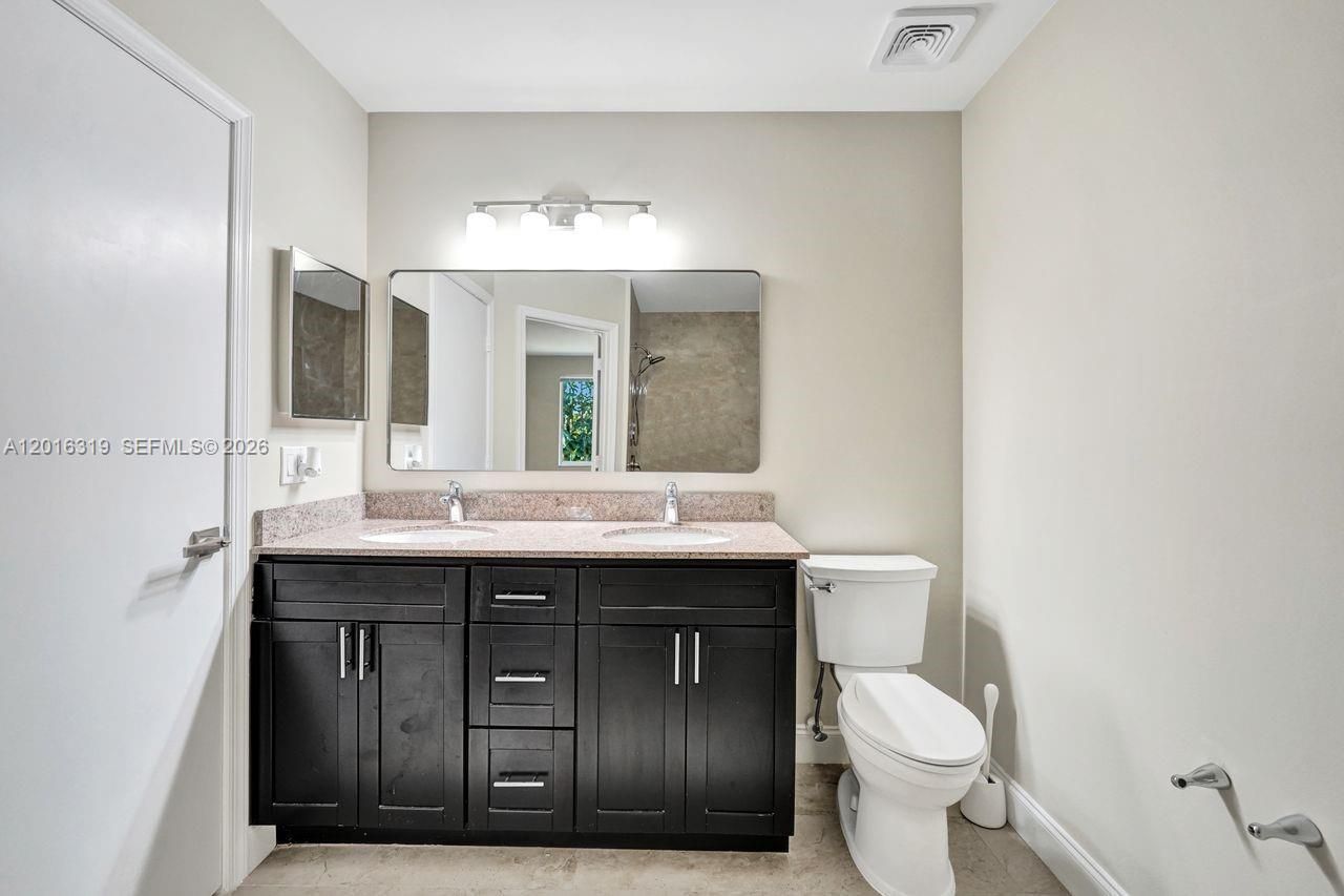 43 Simonton Cir , Weston, FL 33326 Photo