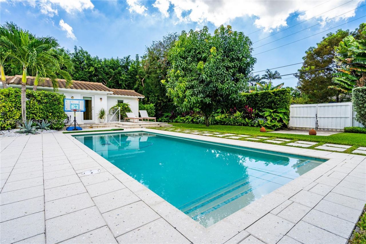 70 NE 99th St , Miami Shores, FL 33138 Photo