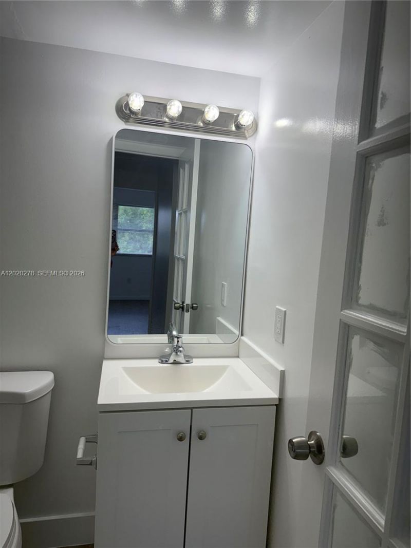 7195 NW 179th St , Hialeah, FL 33015 Photo